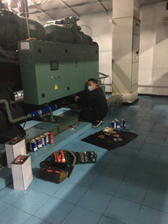 螺桿機(jī)更換過(guò)濾器圖片